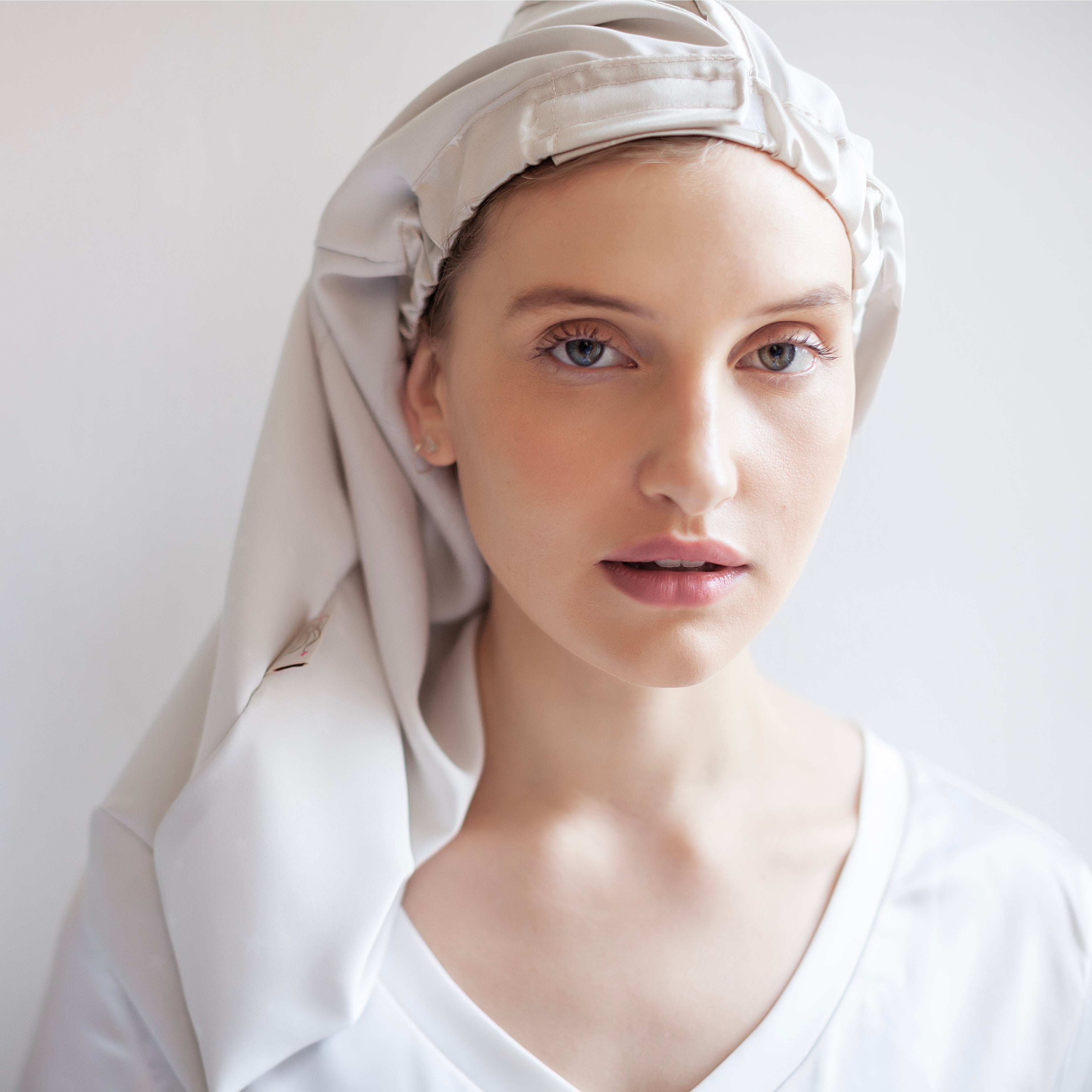 Champagne Silk Sleeping Case