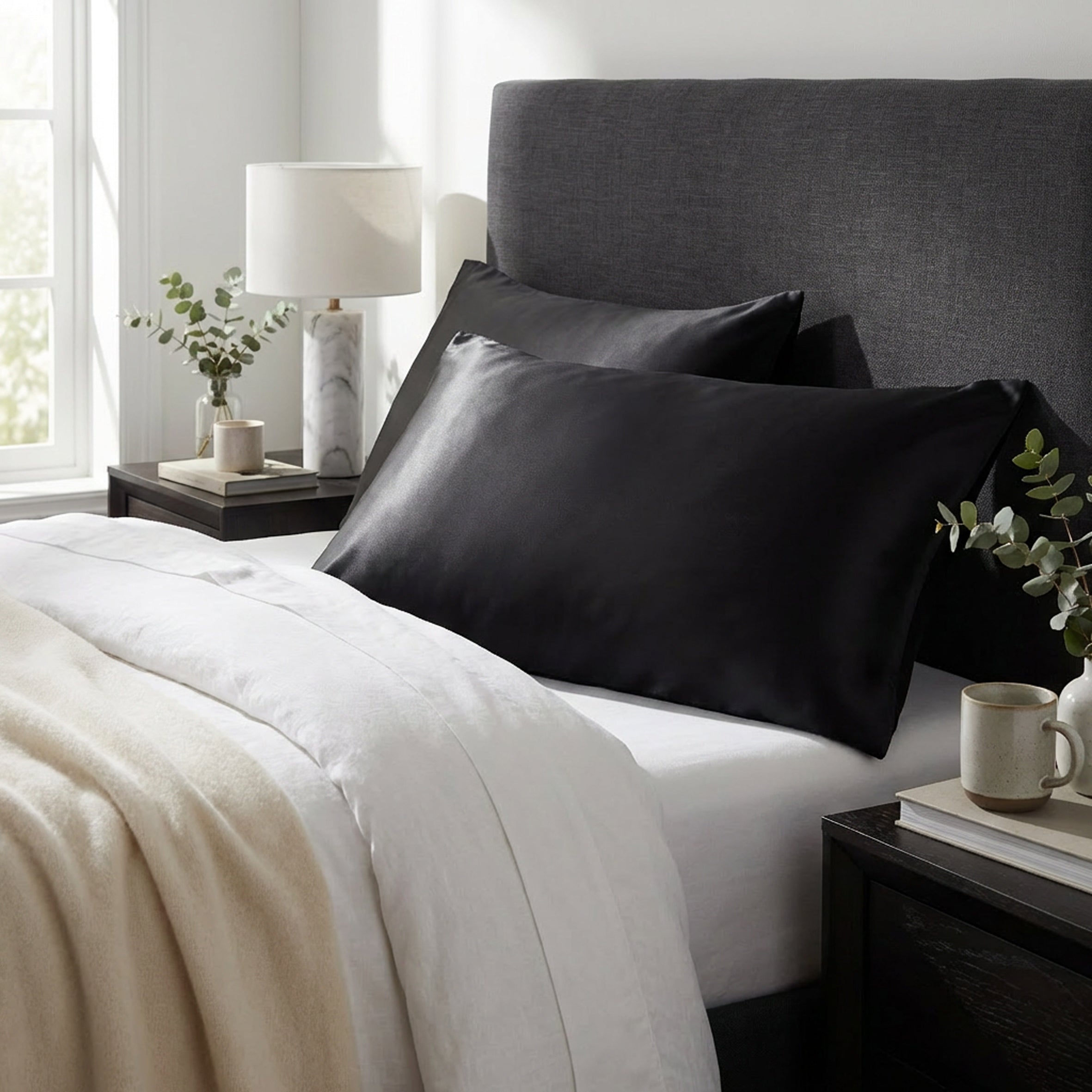 Pure Silk Pillowcase 22 Momme - Moody Black